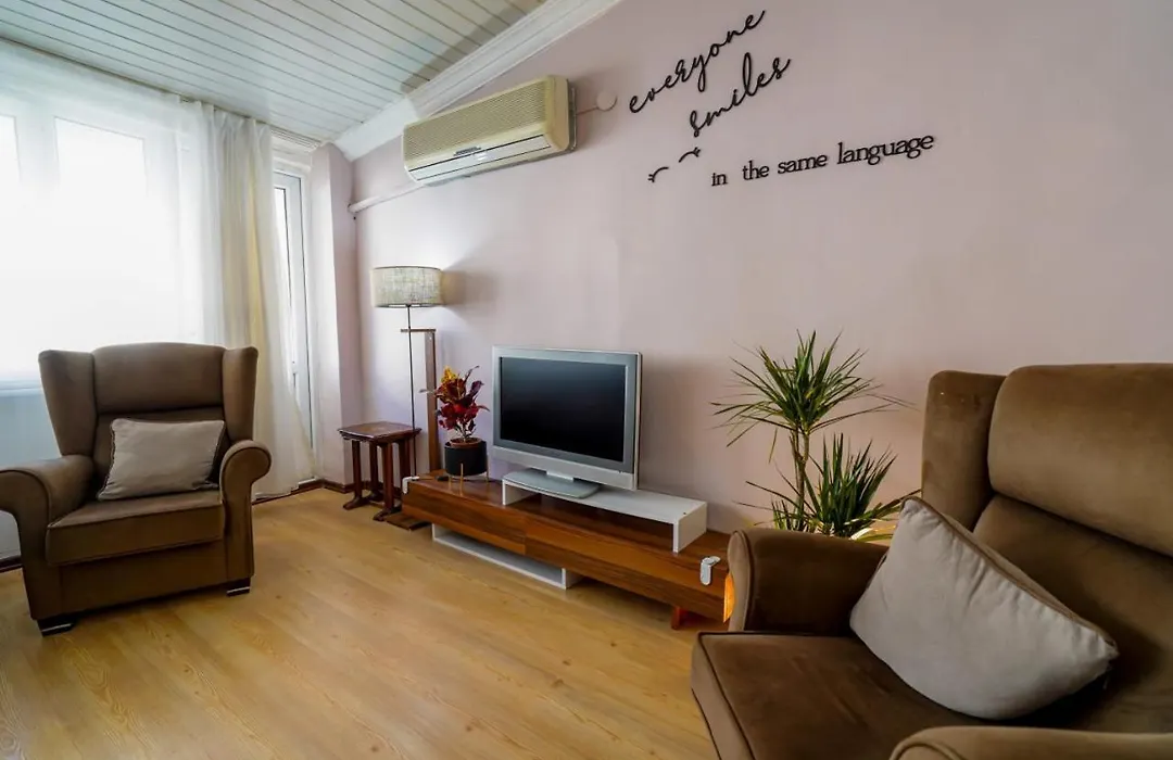Serene Flat Close To Beach In Muratpasa-1