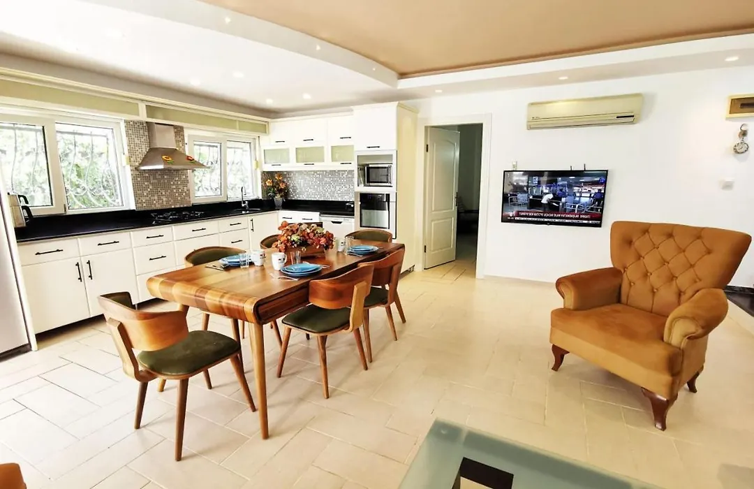 Exceptional Villa With Private Pool In Antalya-1