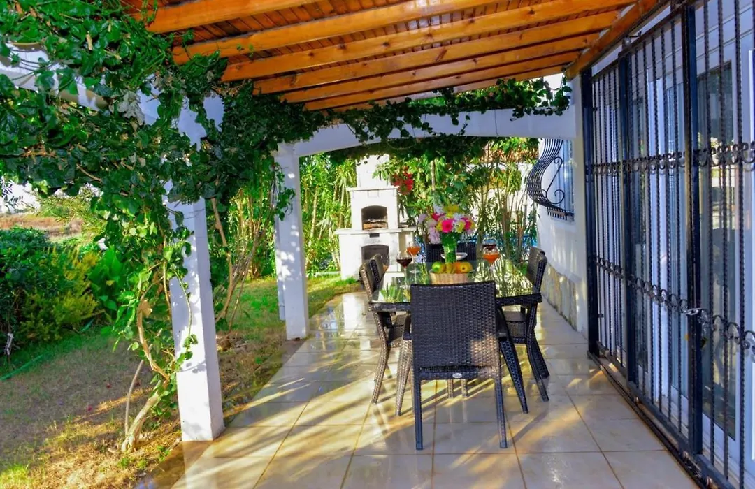 Gorgeous Secluded Villa With Private Pool And Bbq-1