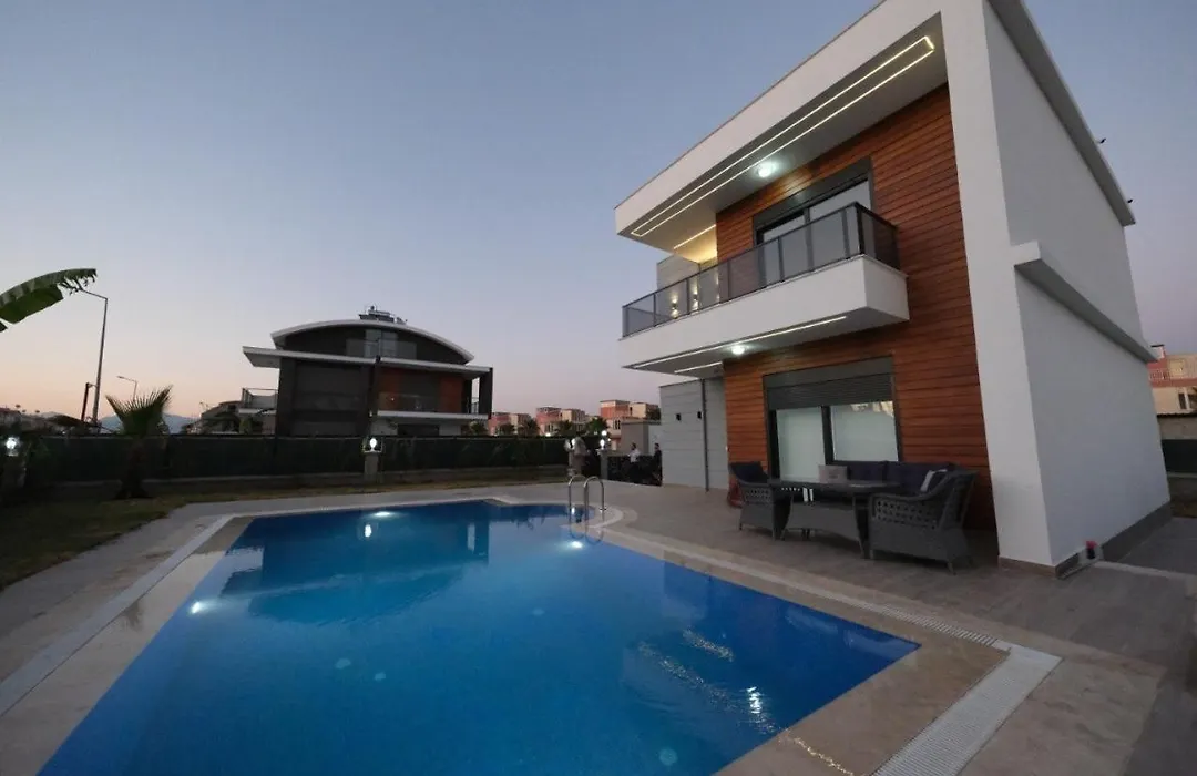 Incredible Luxury Villa 3 Bedrooms And A Hall-1