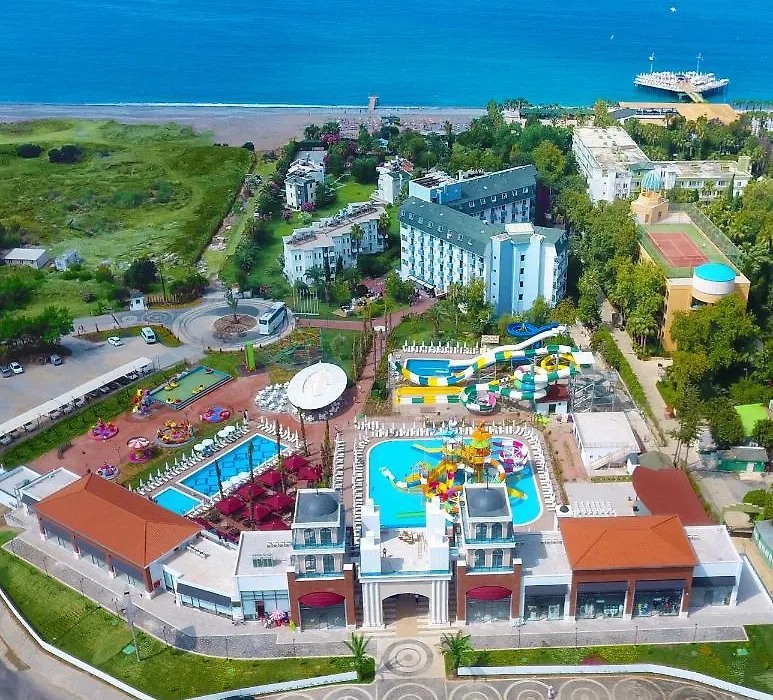 Club Aqua Plaza-1
