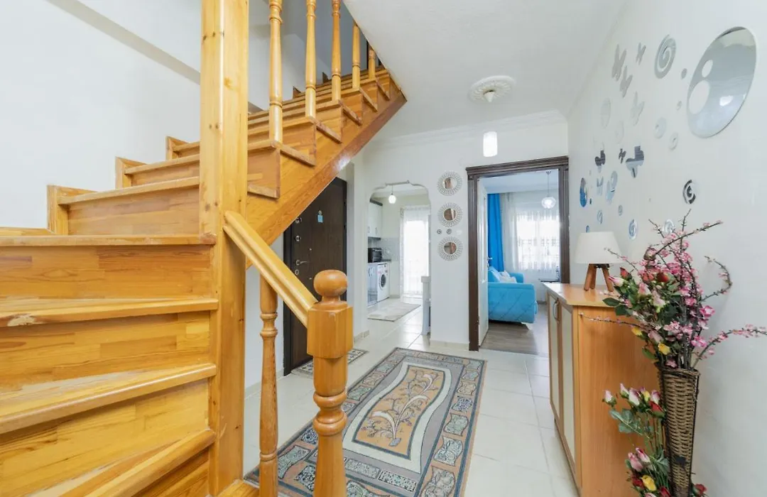 Capacious Flat With Terrace In Central Muratpasa-1