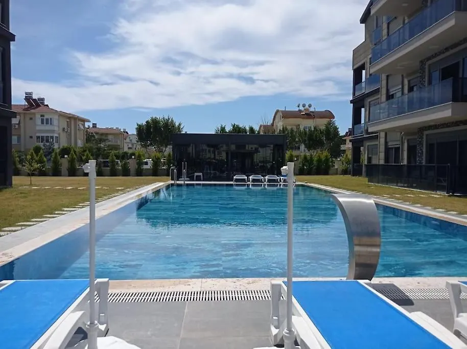 Sleeps 7, Luxury Apartment With Shared Pool - Awz 241-1