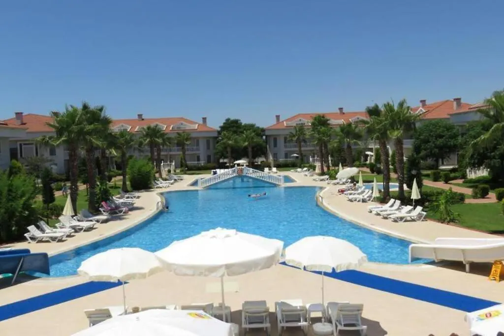 Sleeps 4, Villa W/ Shared Pool In The Facility - Awz 263-1