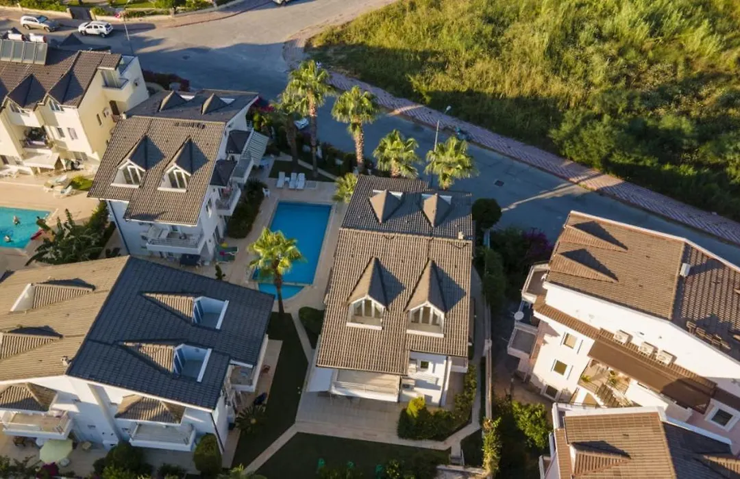 Central Villa With Garden And Pool In Kemer-1