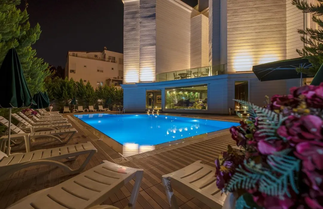 Hotel S White-1