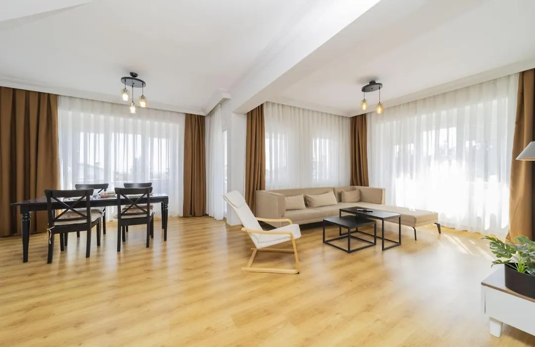 Spacious And Central Apartment Near Lara Beach In Muratpasa, Antalya-1