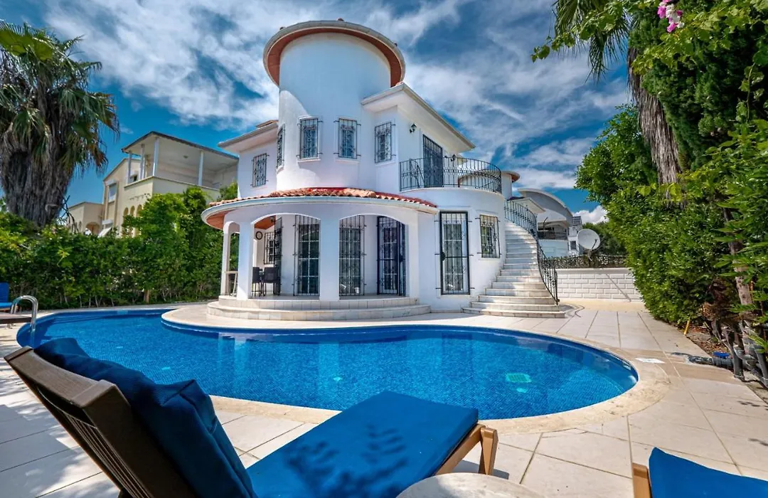Fancy And Comfy Villa With Private Pool In Belek-1