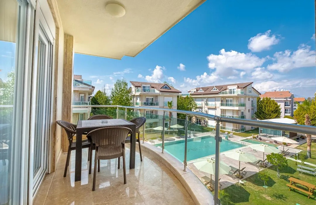 Belek Deluxe Suit-1