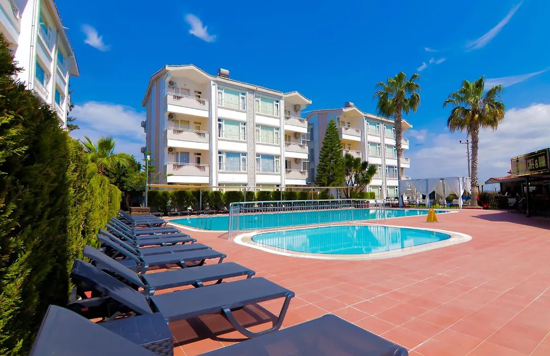 New Garden Luna Side Apart Hotel-1