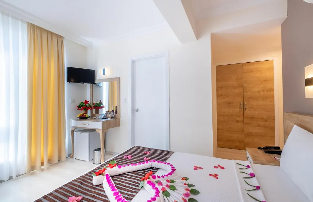 Viking Beach Hotel & Spa-1