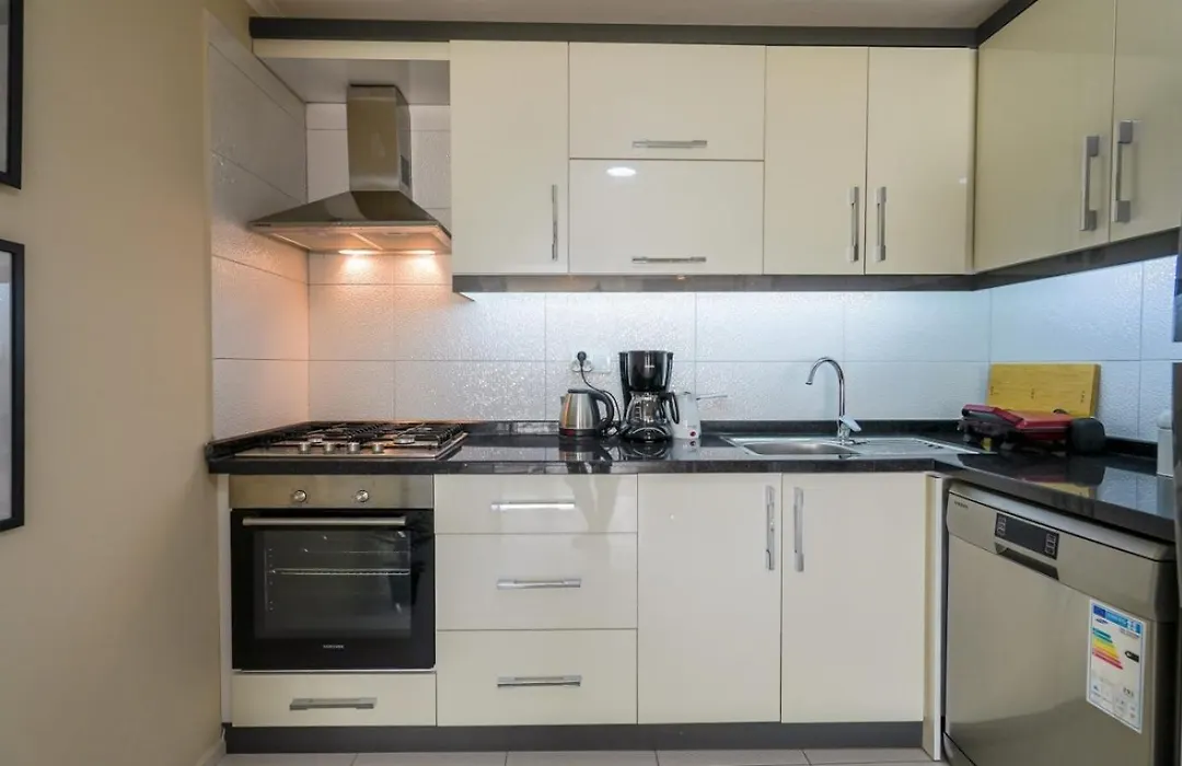 Chic Flat Near Hadrian'S Gate-1