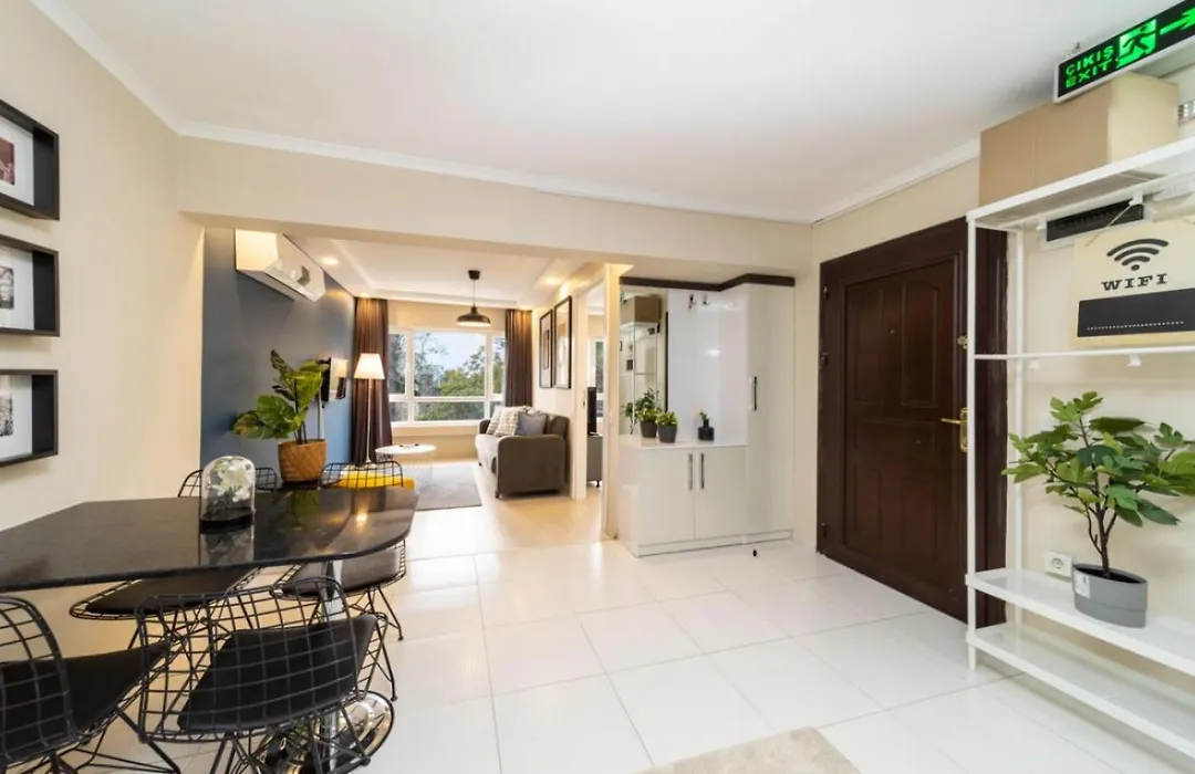 Lovely Flat Near Hadrians Gate-1