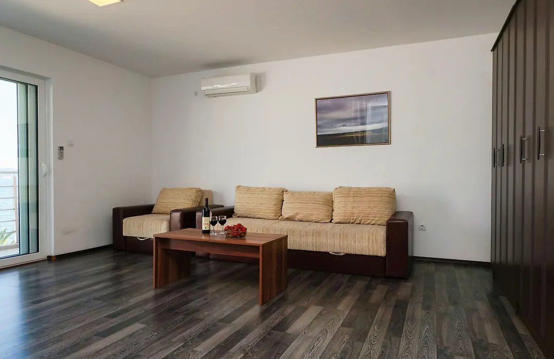 Iris Apart Hotel-1