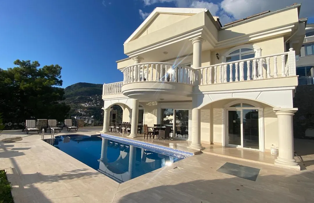 Villa Royal-1