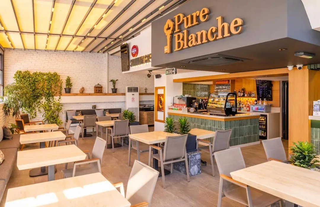 Pure Blanche Hotel-1