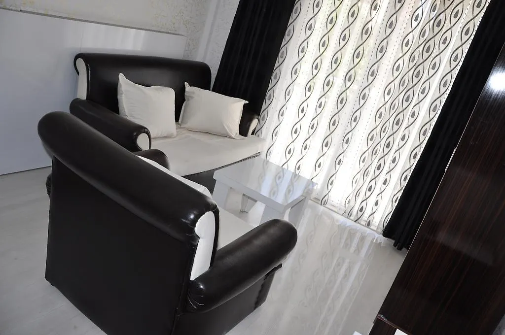 Movie Life Roe Hotel-1