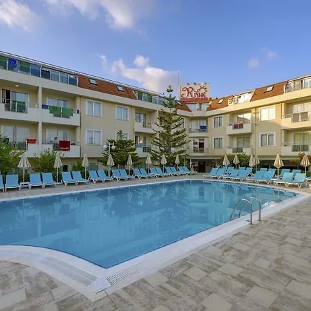 Risus Hotel Side-2
