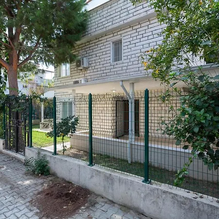 Villa Fadi Family Home-3