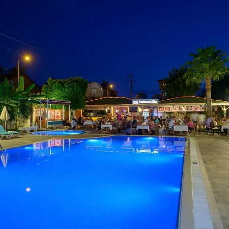 Risus Hotel Side-3