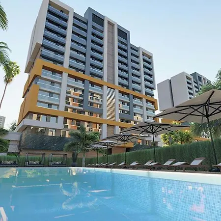 La Casa Airport House With A Nice Pool-3