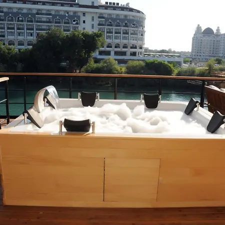 Limitless Yacht Hotel-2