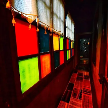 Lord'S Hostel & Pub-2