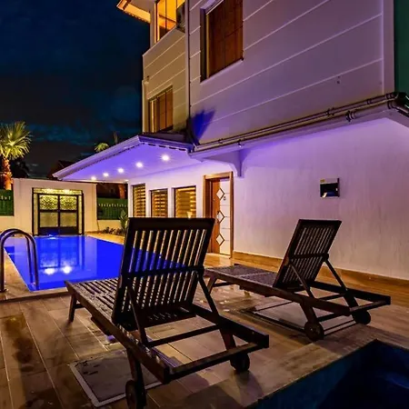 Casa Bonita, Luxury Villa With Pool And Jacuzzi.-3