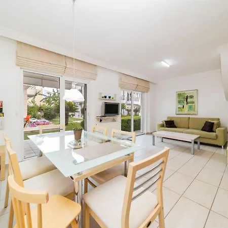 Central Villa With Garden And Pool In Kemer-2
