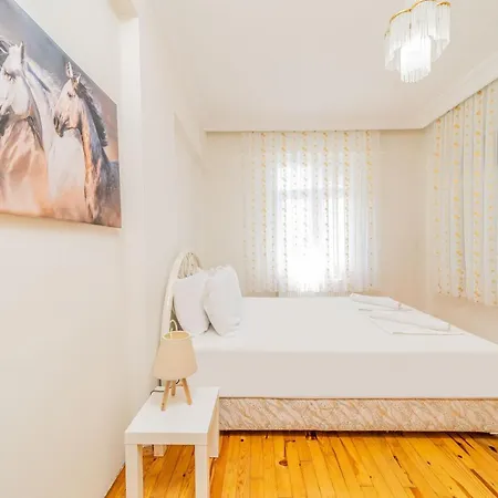 Central And Pleasant Flat In Muratpasa-3