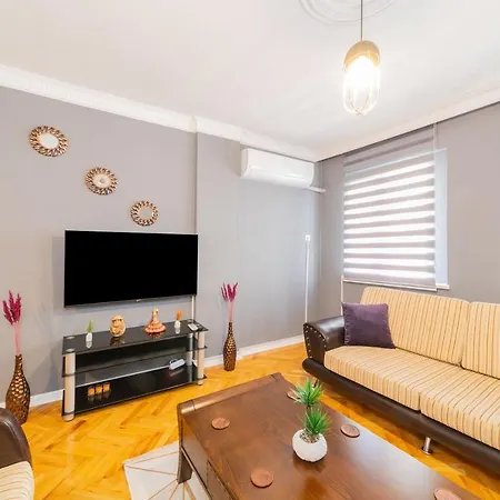 Central Flat Close To The Beach In Muratpasa-2