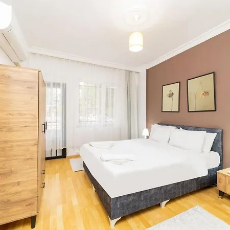 Spacious Flat With Backyard In Muratpasa-3