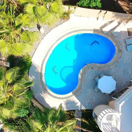 Exceptional Villa With Private Pool In Antalya-3