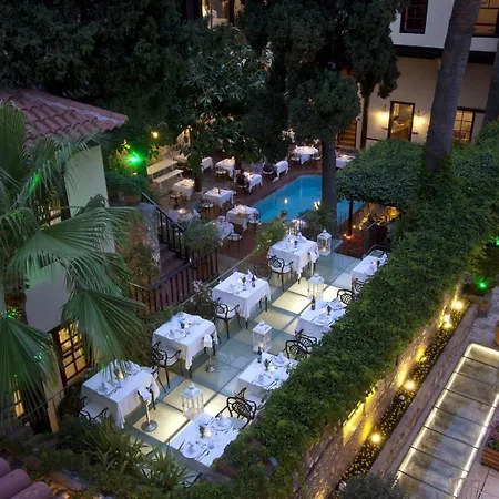 Amazing Flat Near Hadrians Gate-3