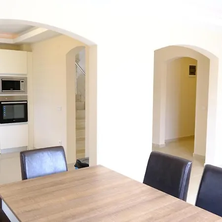Bluehomes Private Pool Villa 4 Bedrooms-2