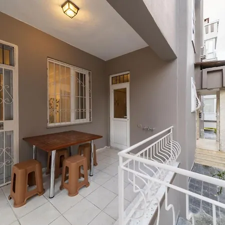 Vibrant Flat With Lovely Balcony In Muratpasa-3
