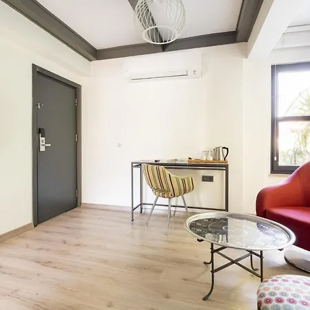 Pleasant Flat Near Hadrians Gate-2