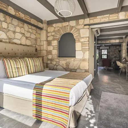 Charming Flat Near Hadrians Gate-3