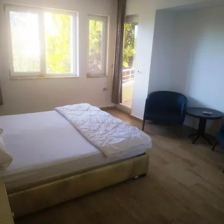 Comfortable Villa I-2