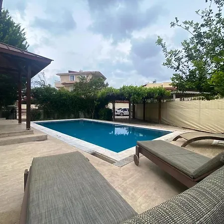 Comfortable Villa I-3
