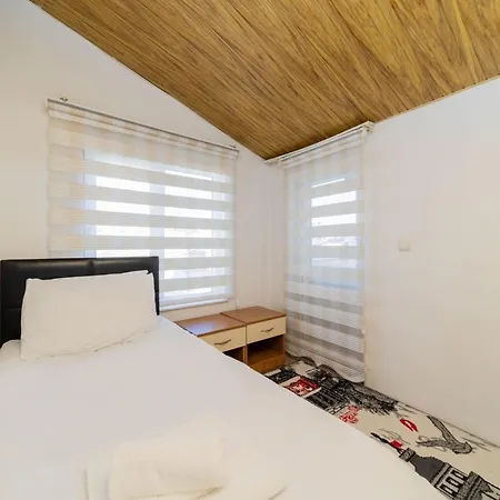 Capacious Flat With Terrace In Central Muratpasa-2