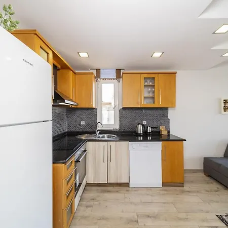 Refreshing Flat Within Walking Distance To Konyaalti Beach With Sea View In Antalya-3