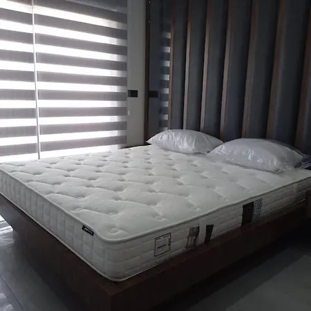 Sleeps 7, Luxury Apartment With Shared Pool - Awz 241-3