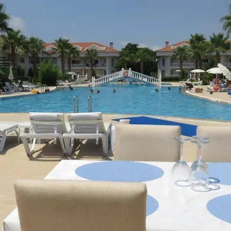Sleeps 4, Spacious Villa With Shared Pool In Site - Awz 262-3