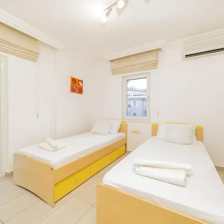 Central Villa With Garden And Pool In Kemer-3