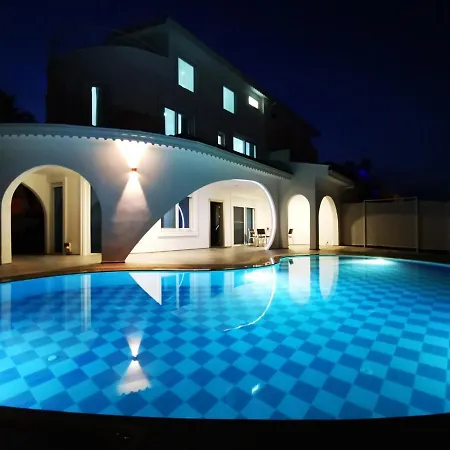 Spectacular Villa With Private Pool In Antalya-3