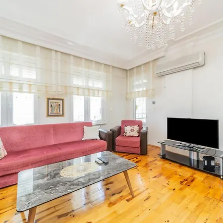 Central And Pleasant Flat In Muratpasa-2