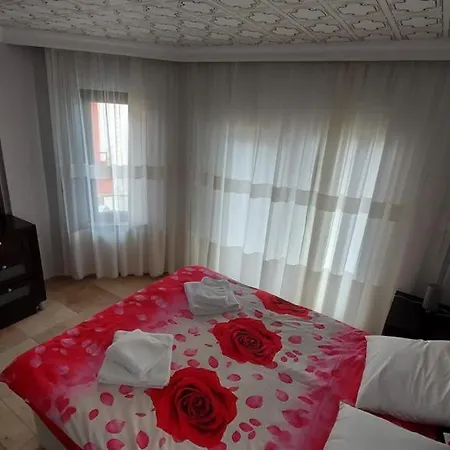 3 Katli Guezel Bahceli Townhouse-2