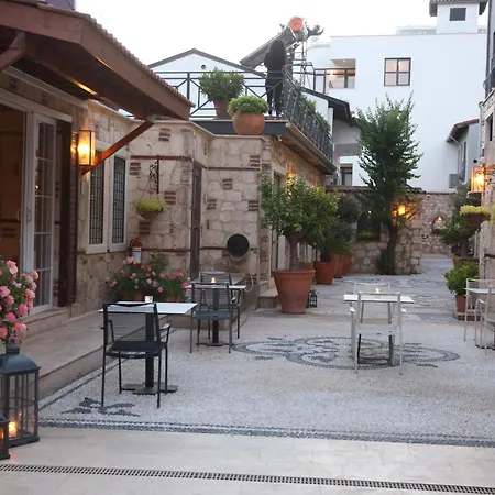 Attractive Flat With Jacuzzi Near Hadrian'S Gate-2