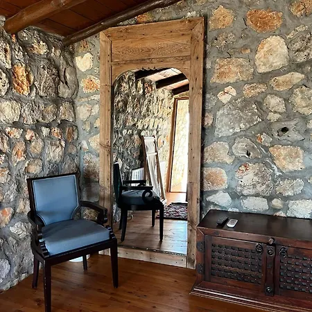 Kale Lodge - Adult Only + 15-2